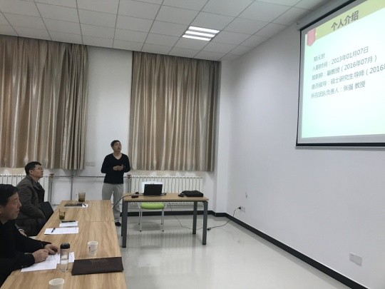 太阳集团tyc9728组织新进教师进行首聘期满述职汇报